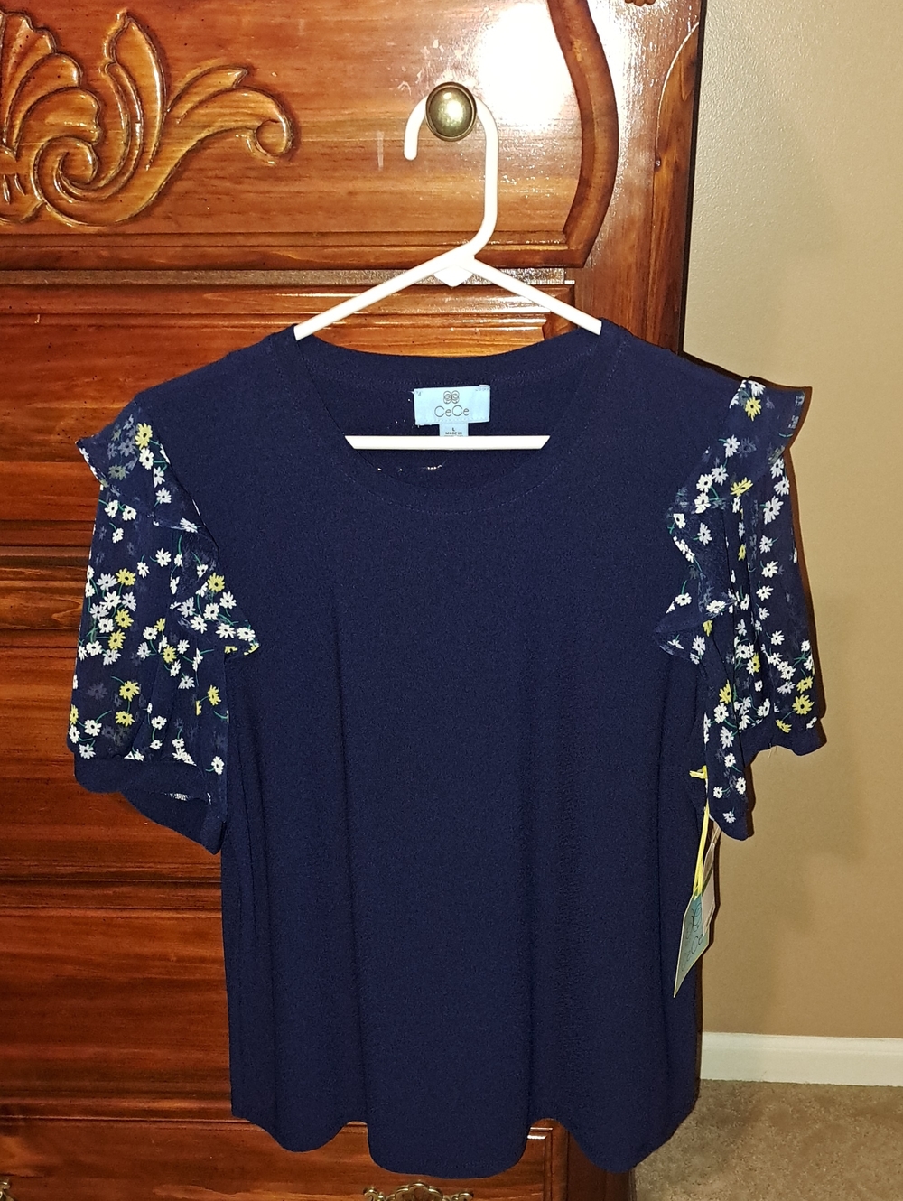 CeCe Navy Floral Ruffle Sleeve Tee